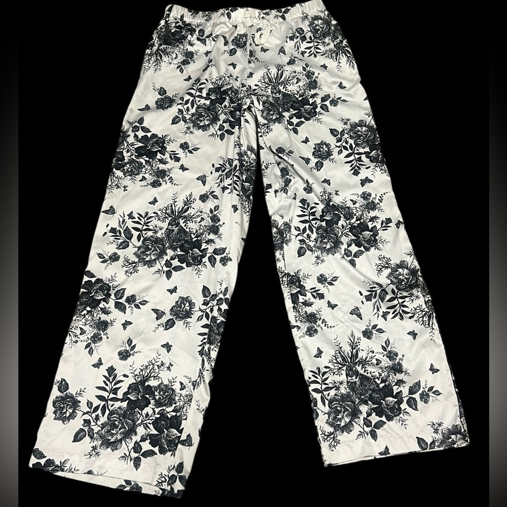 Victoria’s Secret Toile Silky Sleep Pants